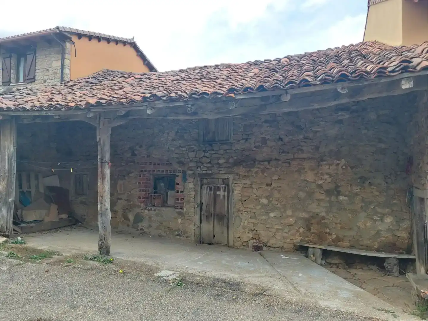 Vista exterior de Local en venta en Riaño