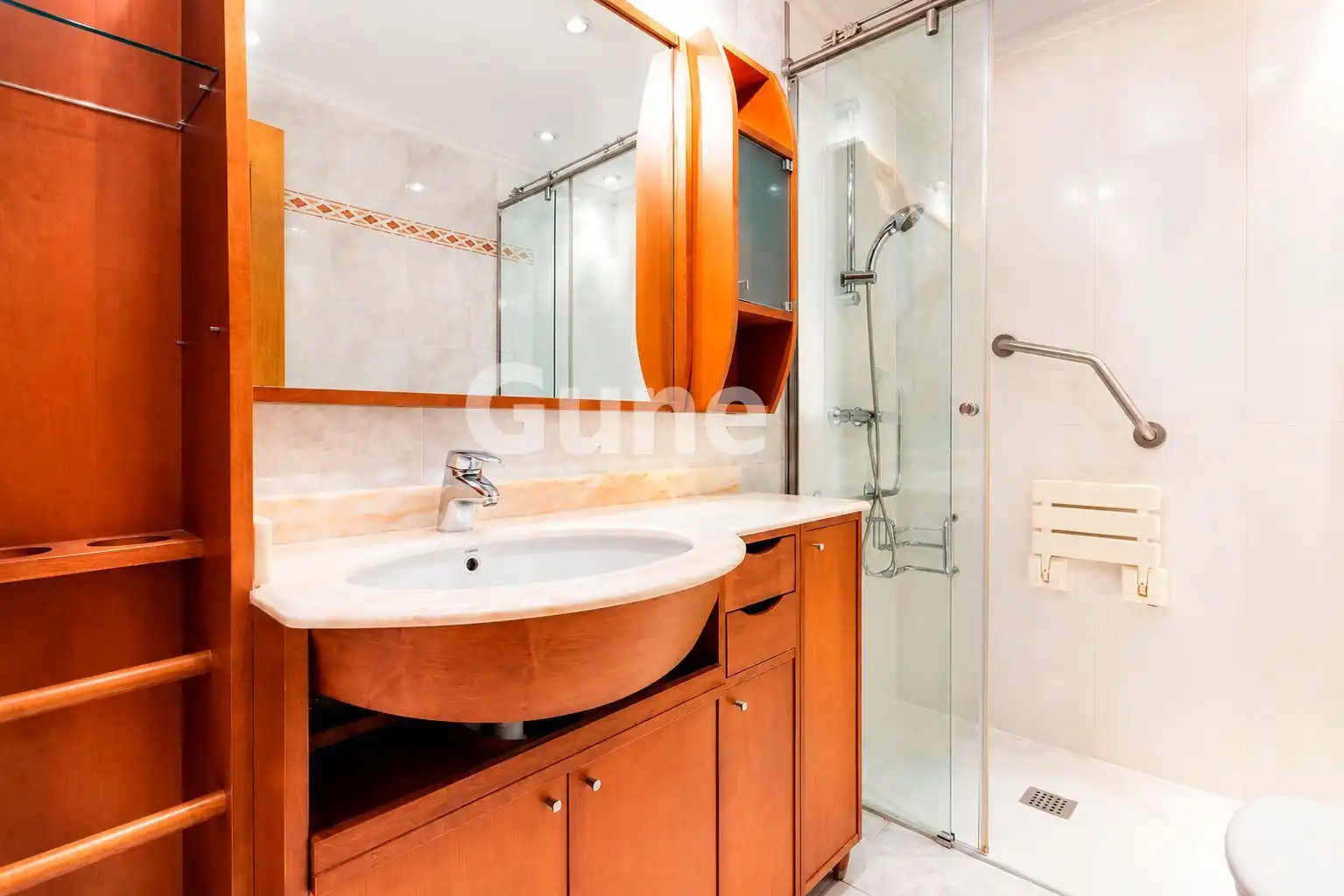 Baño de Piso en venta en Zumarraga con Calefacción y Terraza