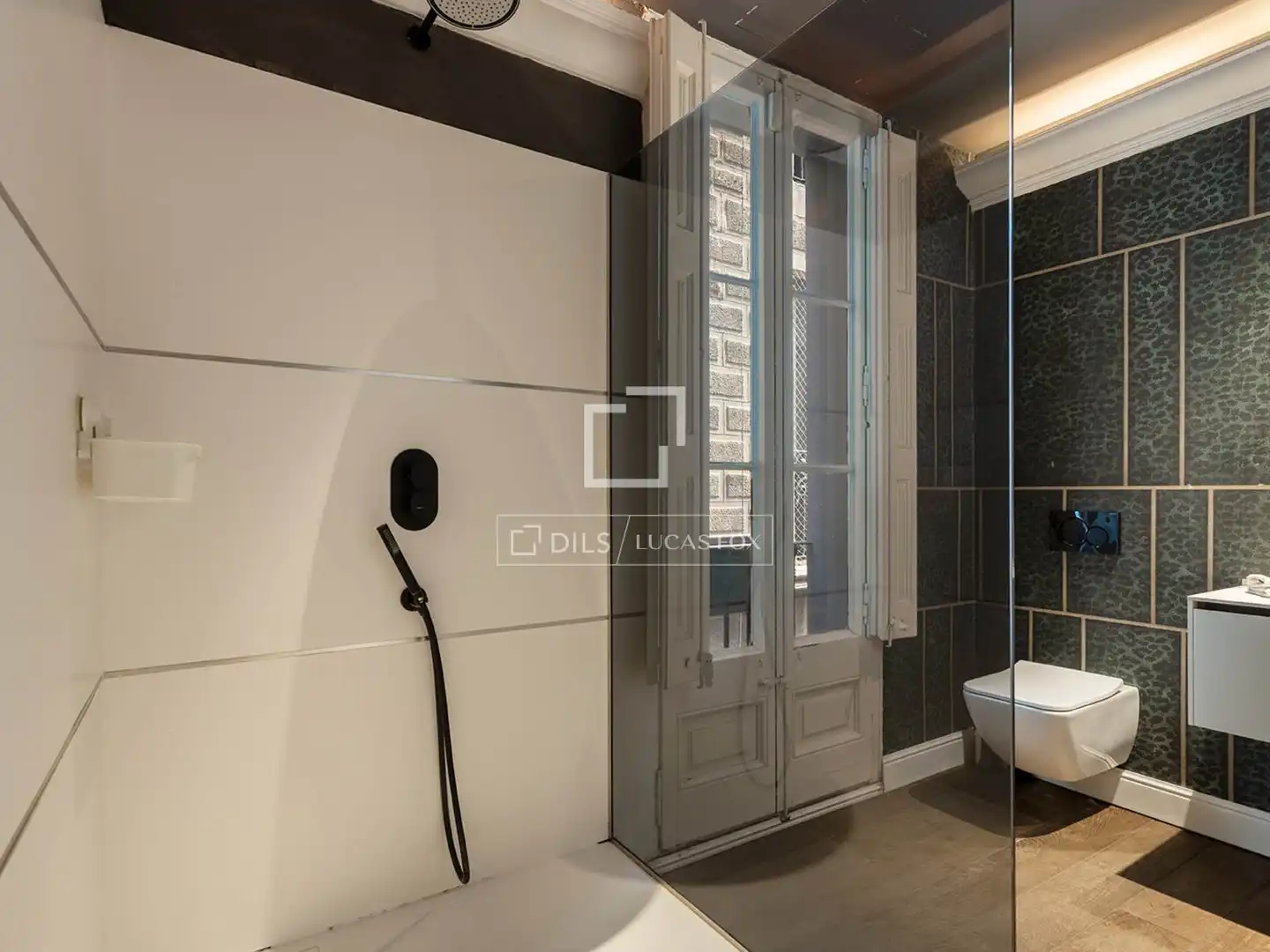 Bathroom of Flat for sale in Barcelona  with Air Conditioner, Heating and Terrace