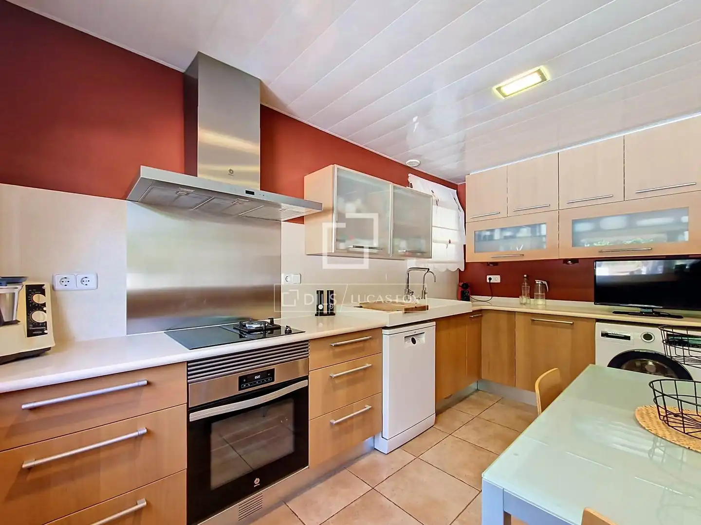 Kitchen of Houses for sale in Vilanova i la Geltrú  with Air Conditioner, Heating and Private garden