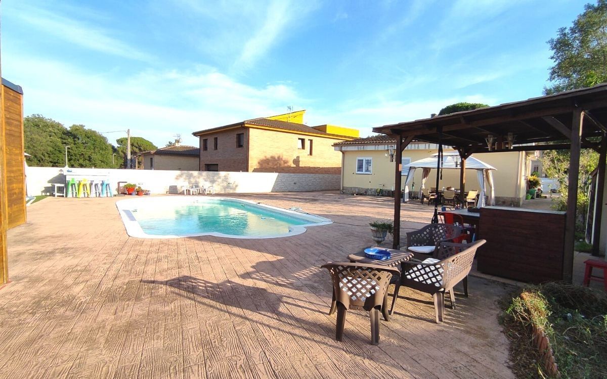 Swimming pool of House or chalet for sale in Caldes de Malavella  with Air Conditioner, Heating and Terrace
