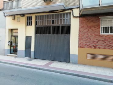 Locale commerciale in vendita a Calle de Zaragoza la Vieja 37