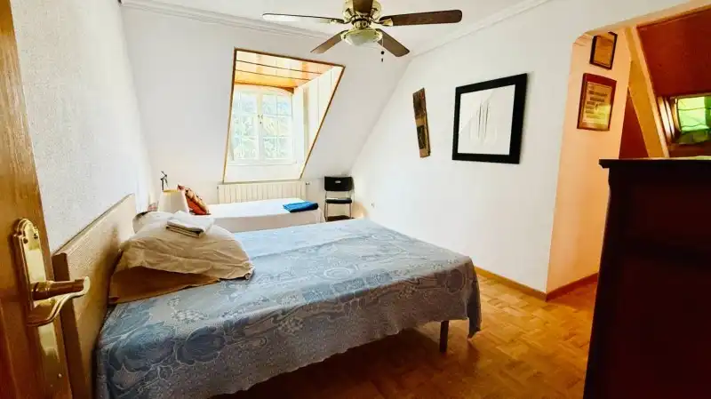 Dormitori de Casa o xalet en venda en El Espinar amb Calefacció, Jardí privat i Parquet