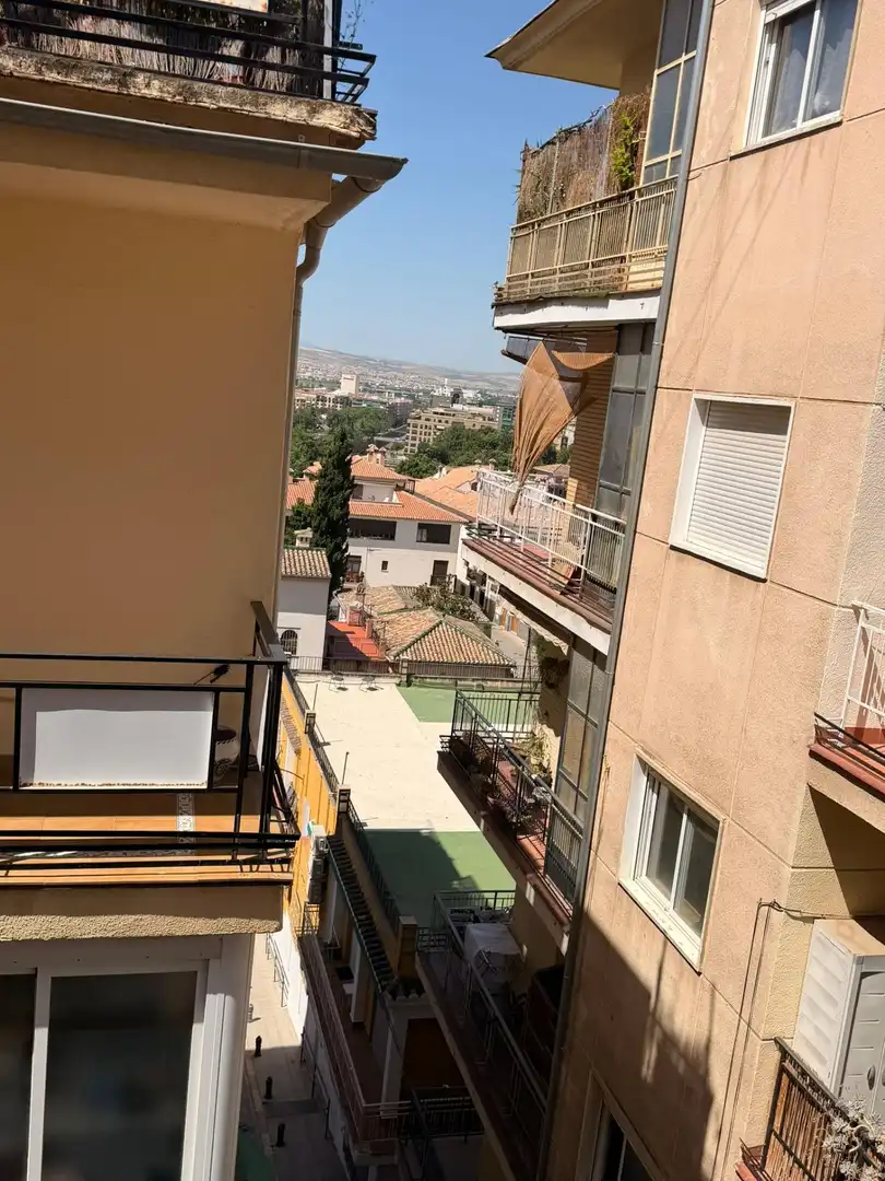 Vista exterior de Pis de lloguer en Granada amb Aire condicionat, Calefacció i Moblat