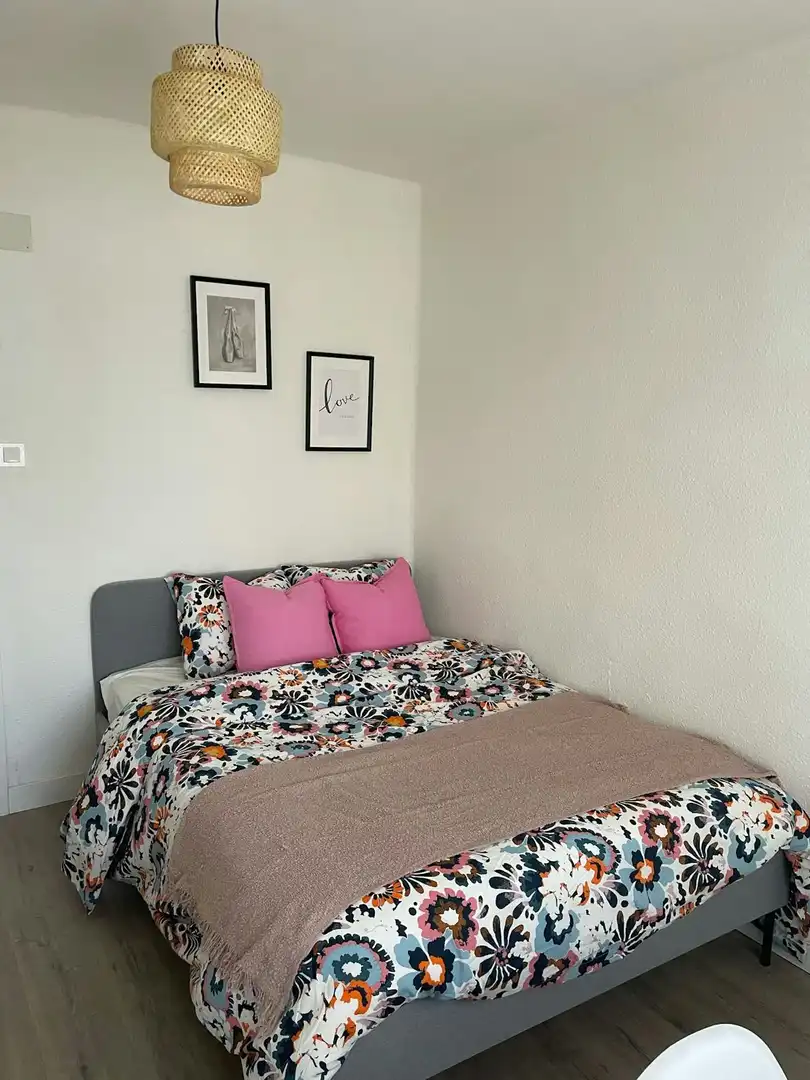Schlafzimmer von Wohnung zur untervermieten in  Valencia Capital mit Waschmaschine