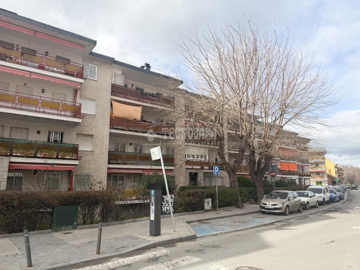 Vista exterior de Piso en venta en Collado Villalba con Calefacción, Parquet y Terraza