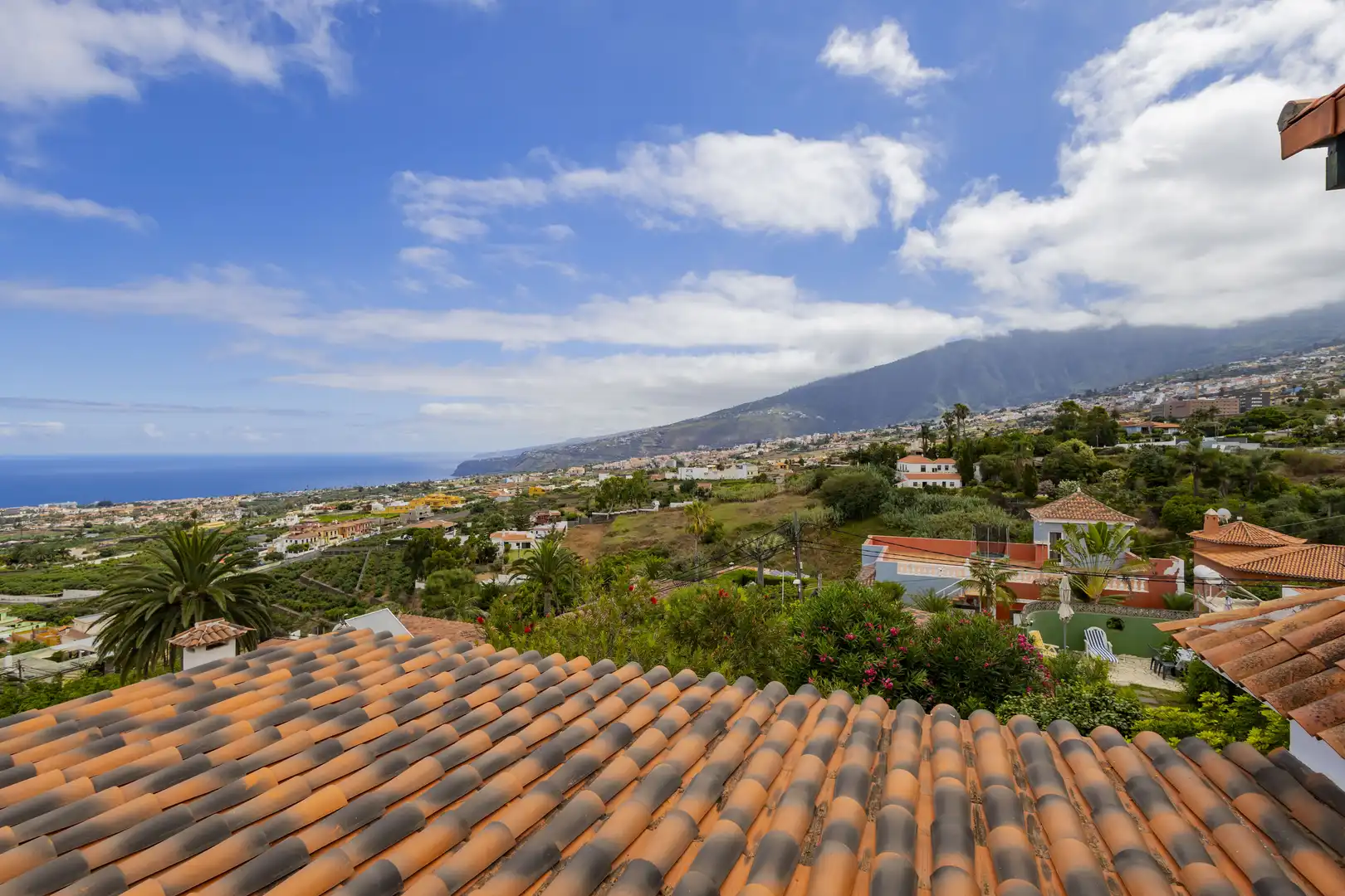Vista exterior de Casa o chalet en venta en La Orotava con Jardín privado, Terraza y Trastero