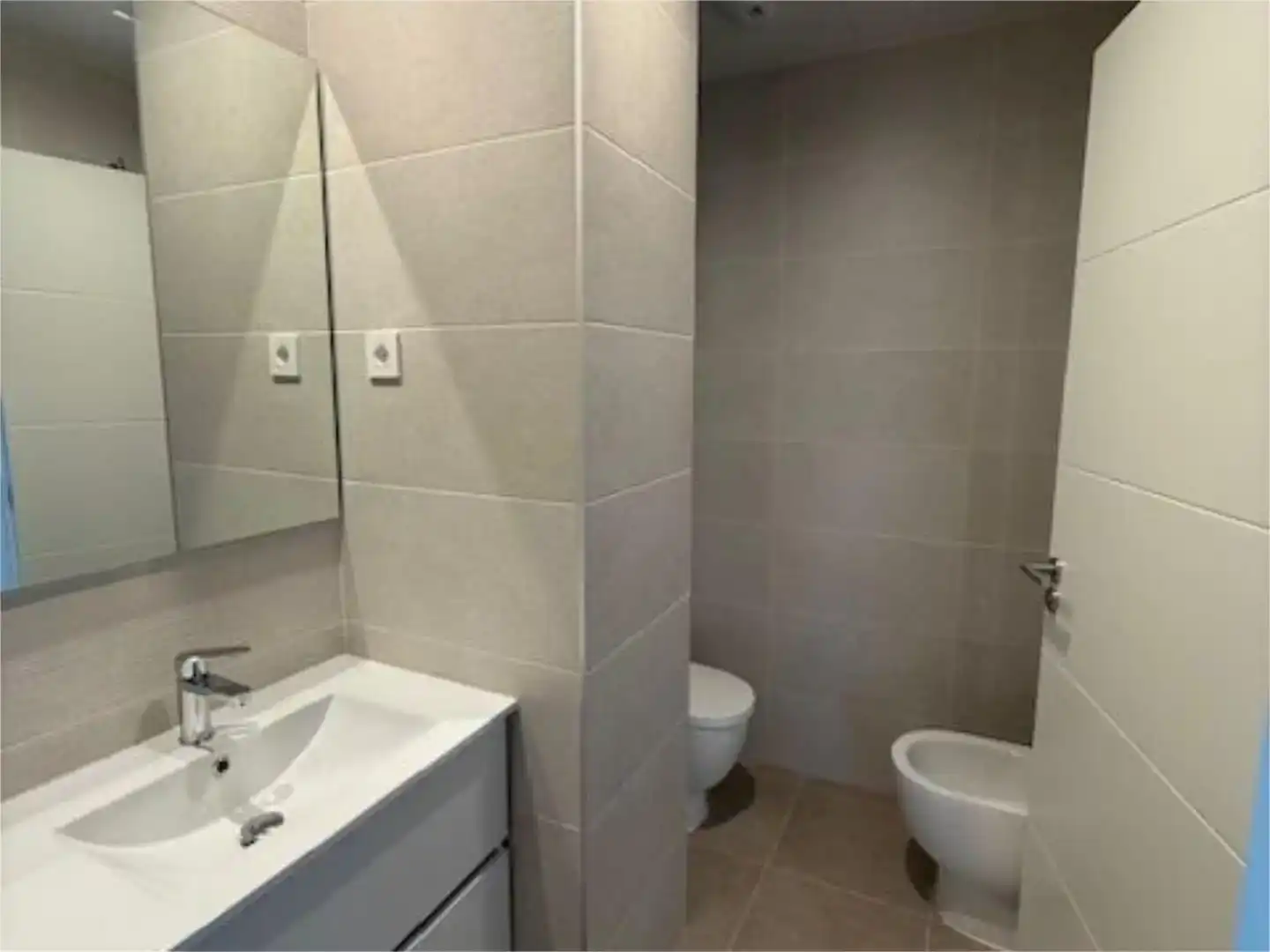 Bathroom of Houses for rent in Boadilla del Monte  with Air Conditioner, Private garden and Parquet flooring