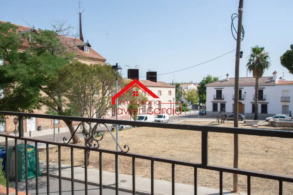 Vista exterior de Dúplex en venta en Villafranca de los Barros con Aire acondicionado, Calefacción y Terraza