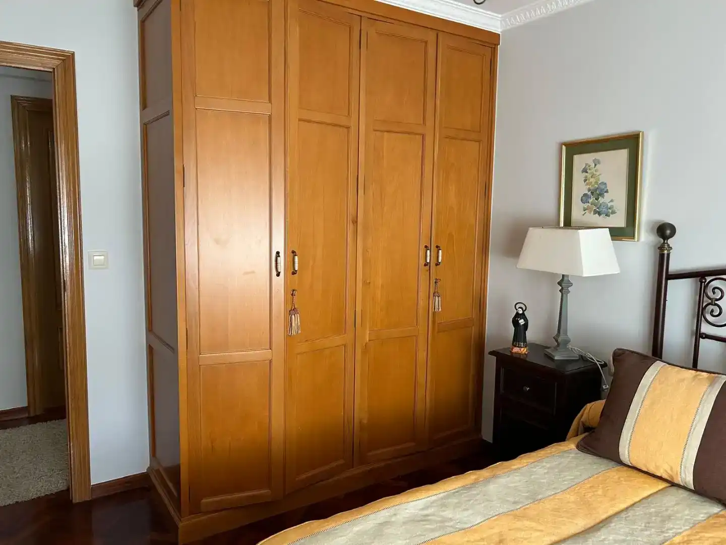 Schlafzimmer von Wohnung zum Verkauf in Curtis mit Balkon