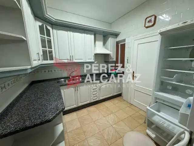 Kitchen of Flat for sale in Palma del Río  with Terrace and Balcony