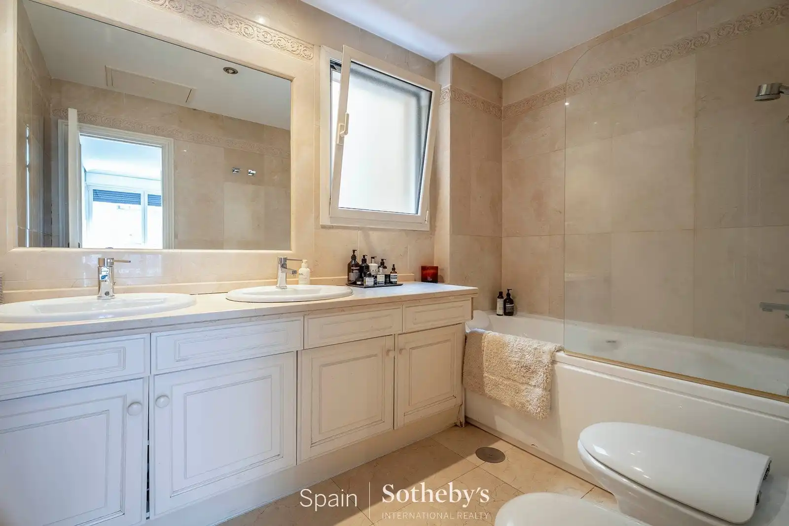 Bany de Apartament en venda en Madrid amb Aire condicionat, Calefacció i Traster