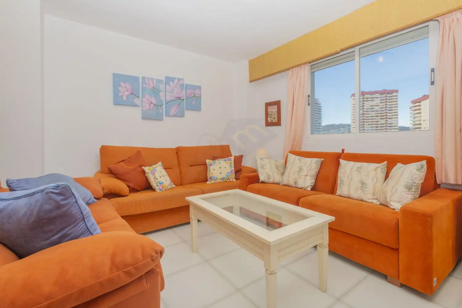 Sala de estar de Apartamento en venta en Calpe / Calp con Terraza y Piscina comunitaria