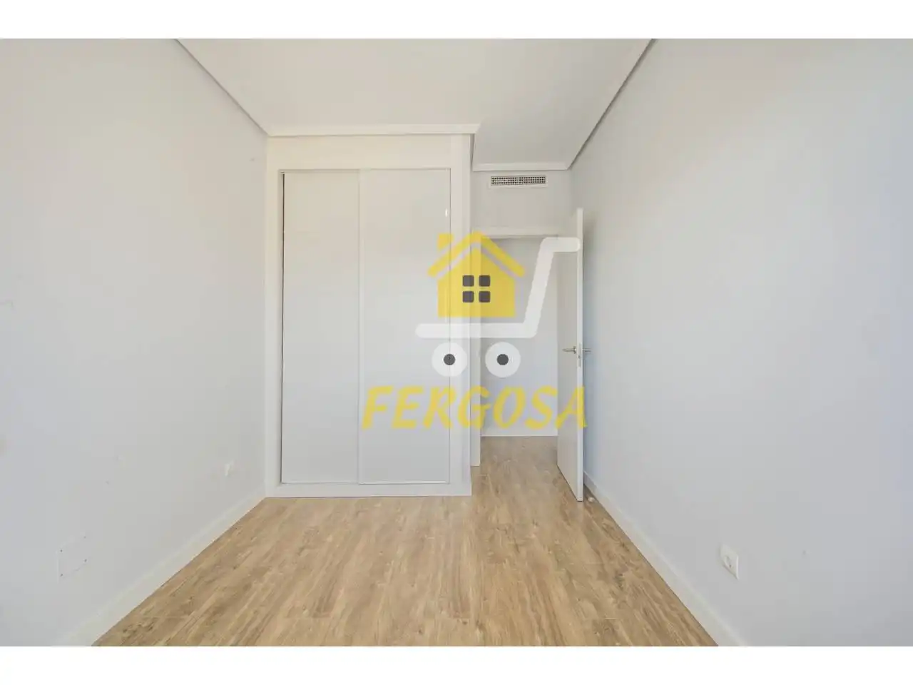 Piso en venta en Navalcarnero con Aire acondicionado, Calefacción y Piscina comunitaria
