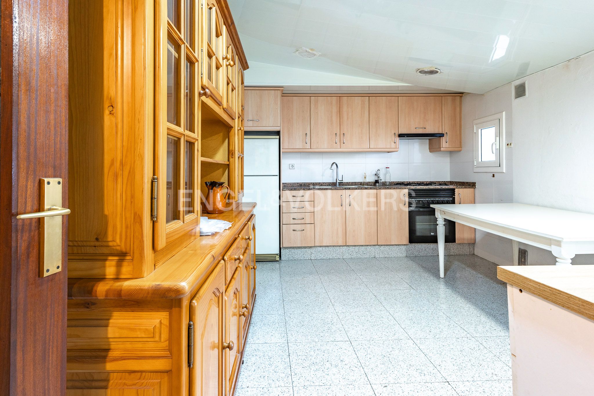 Cocina de Casa adosada en venta en Santa Coloma de Gramenet con Aire acondicionado, Calefacción y Jardín privado