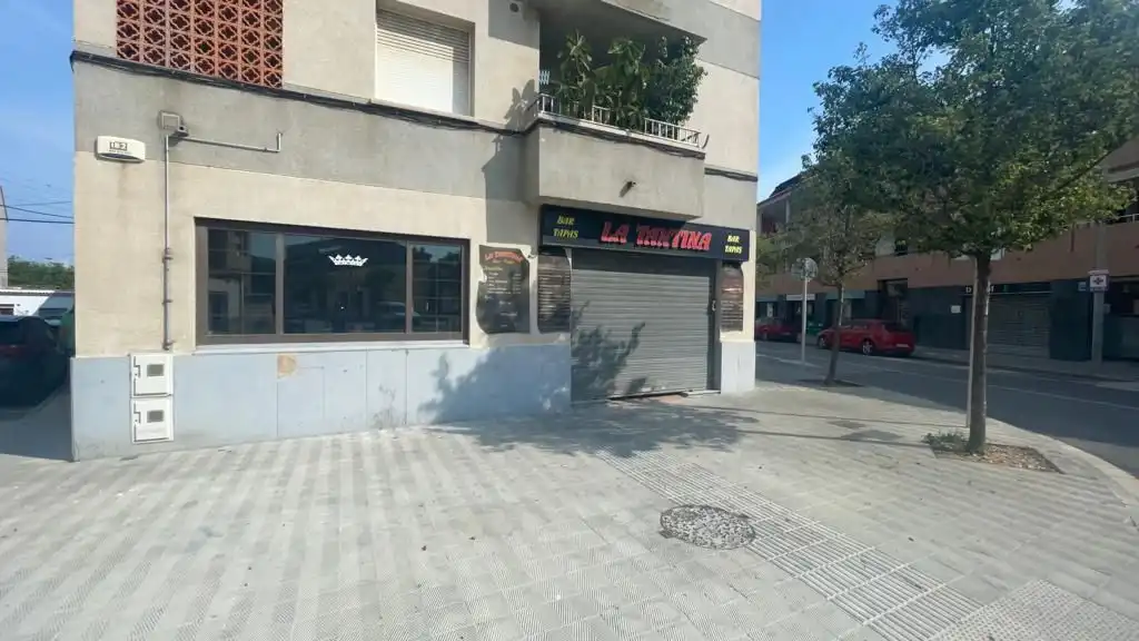Local comercial en venta en de les Arenes