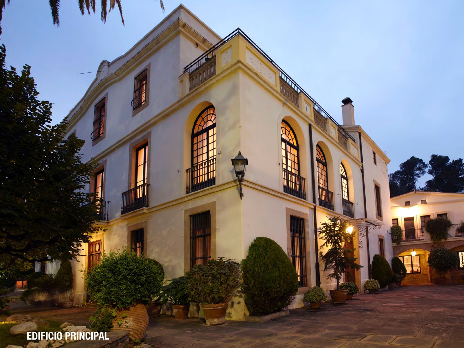 Exterior view of Country house for sale in  Barcelona Capital  with Air Conditioner, Heating and Private garden