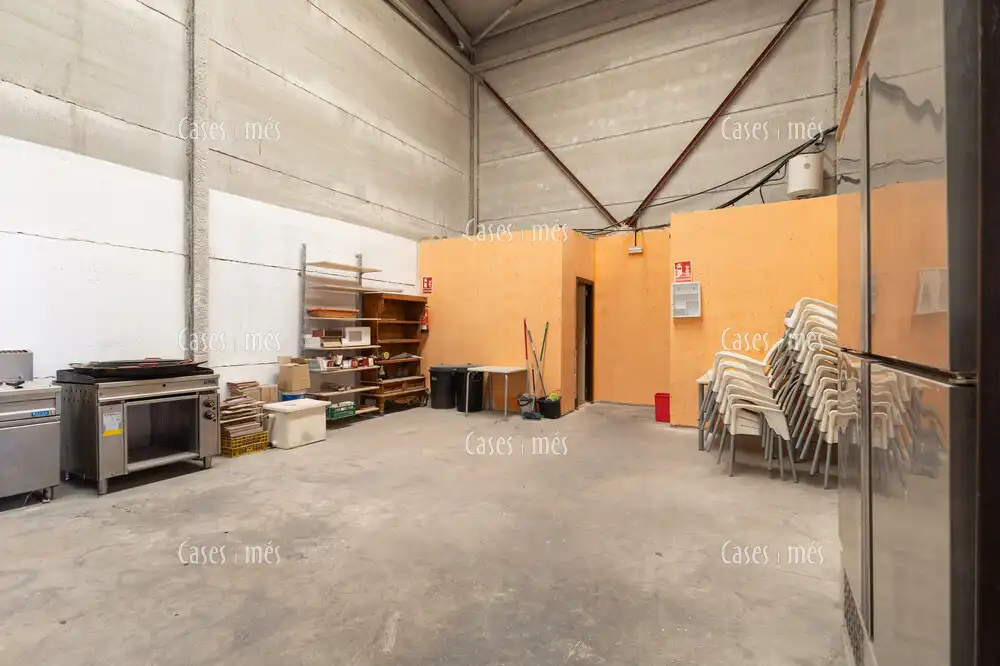 Industrial buildings for sale in Náquera