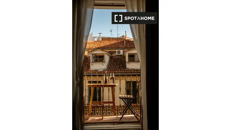 Exterior view of Flat for share in Centro