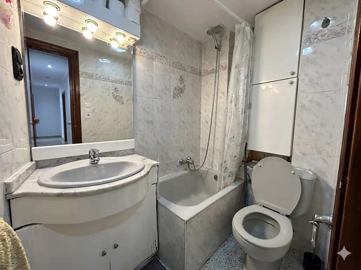 Baño de Piso en venta en Zaragoza con Aire acondicionado, Calefacción y Amueblado