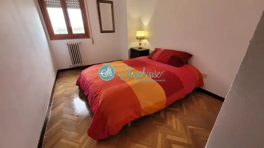 Bedroom of Flat for rent in Segovia  with Heating, Parquet flooring and Terrace