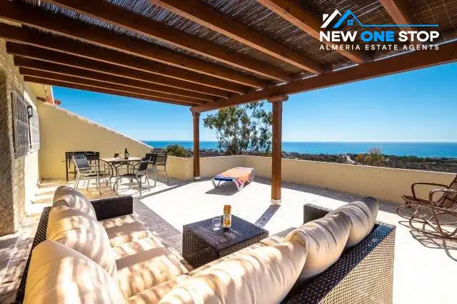 Detached house with terrace for sale in Calle UA-6 27