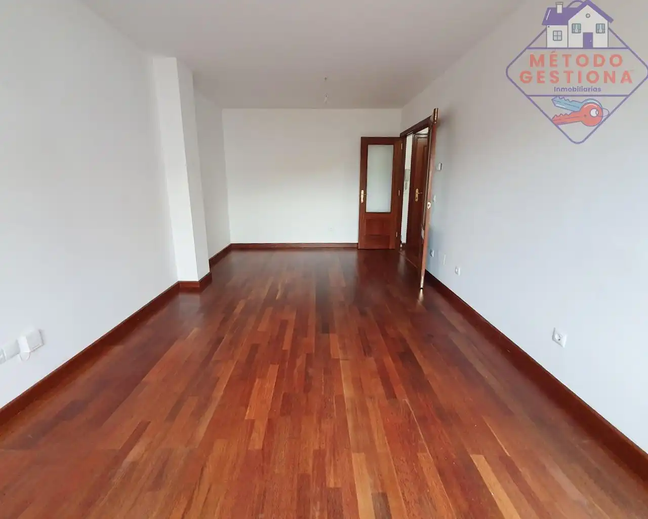 Sala de estar de Piso en venta en Entrambasaguas con Calefacción, Balcón y Piscina comunitaria