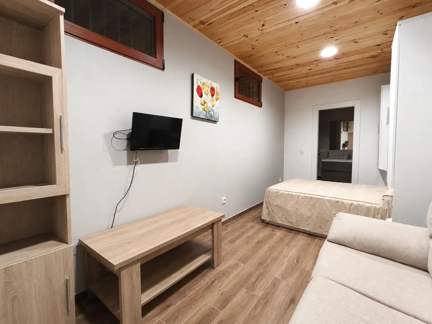 Sala d'estar de Apartament en venda en Hervás amb Aire condicionat i Moblat