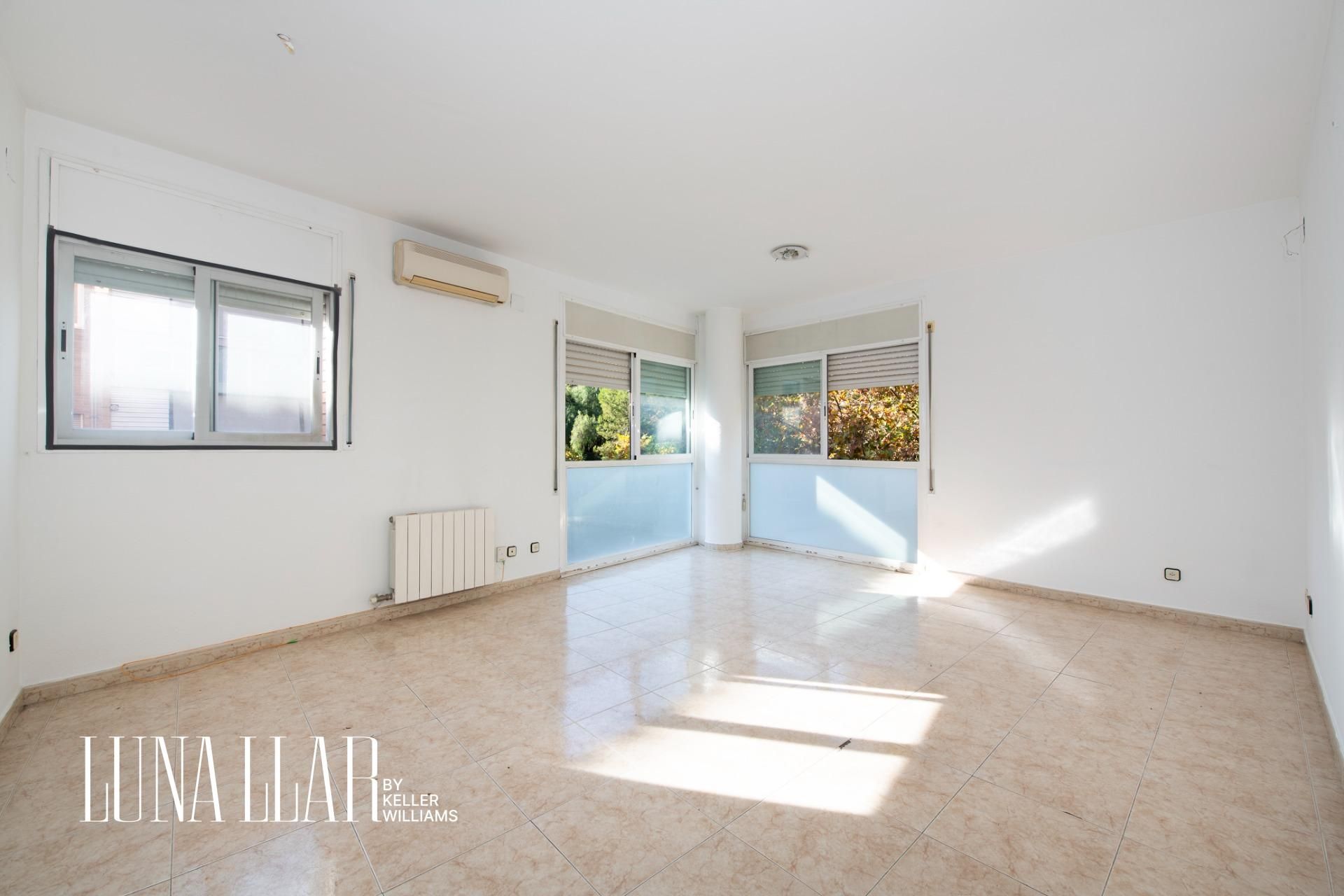 Living room of Flat for sale in Castelldefels  with Air Conditioner and Heating