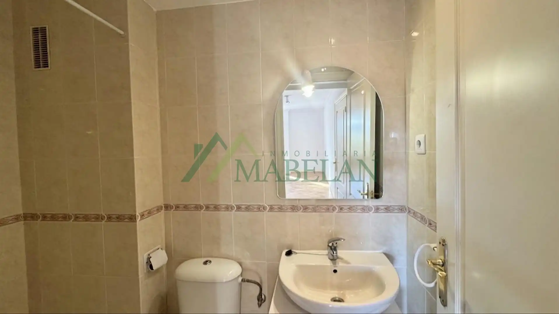 Baño de Piso de alquiler en Las Rozas de Madrid con Calefacción, Parquet y Piscina comunitaria