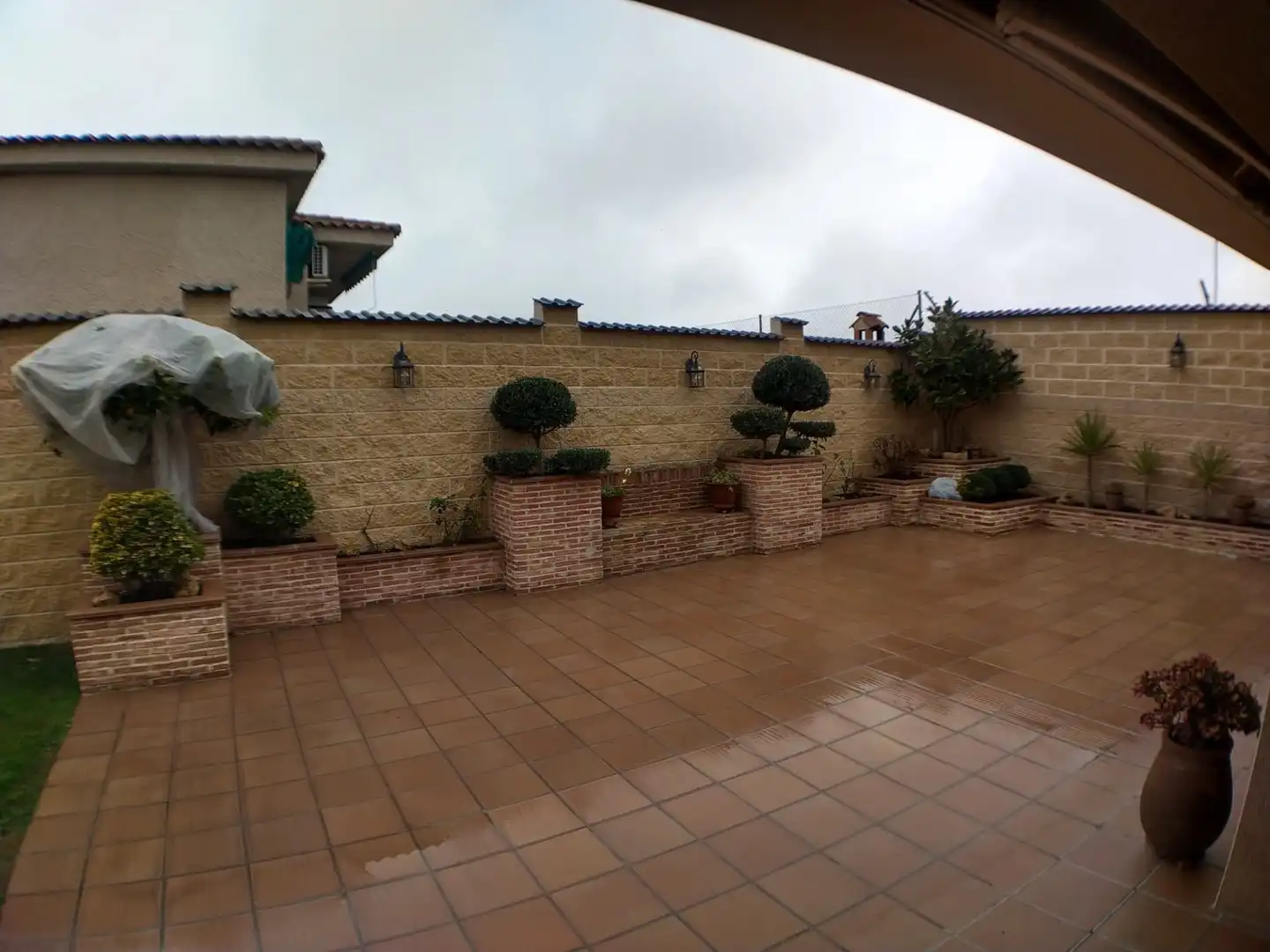 Terrassa de Casa o xalet en venda en Moraleja de Enmedio amb Aire condicionat, Calefacció i Jardí privat
