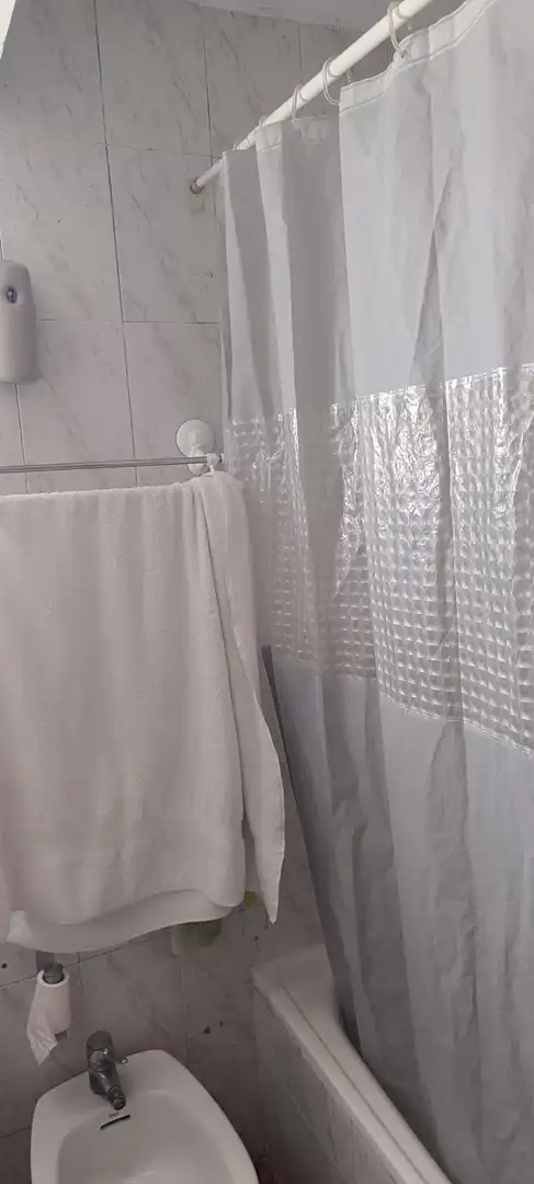 Bathroom of Flat for sale in Sevilla  with Air Conditioner, Terrace and Furnished