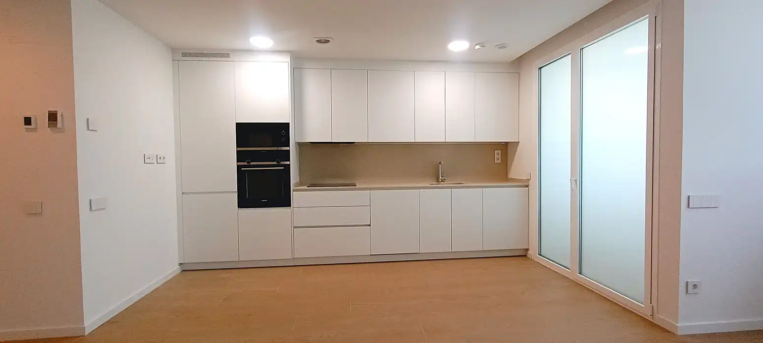 Piso de alquiler en Pamplona-Iruña - PLAZA SALESIANOS, 1º Ensanche
