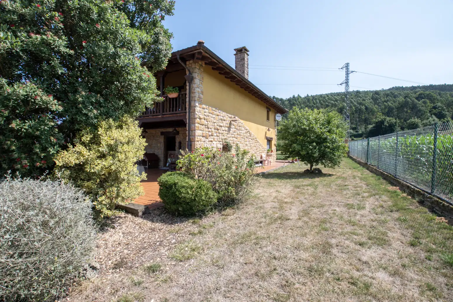 Vista exterior de Casa o xalet en venda en Villaviciosa amb Calefacció, Jardí privat i Terrassa