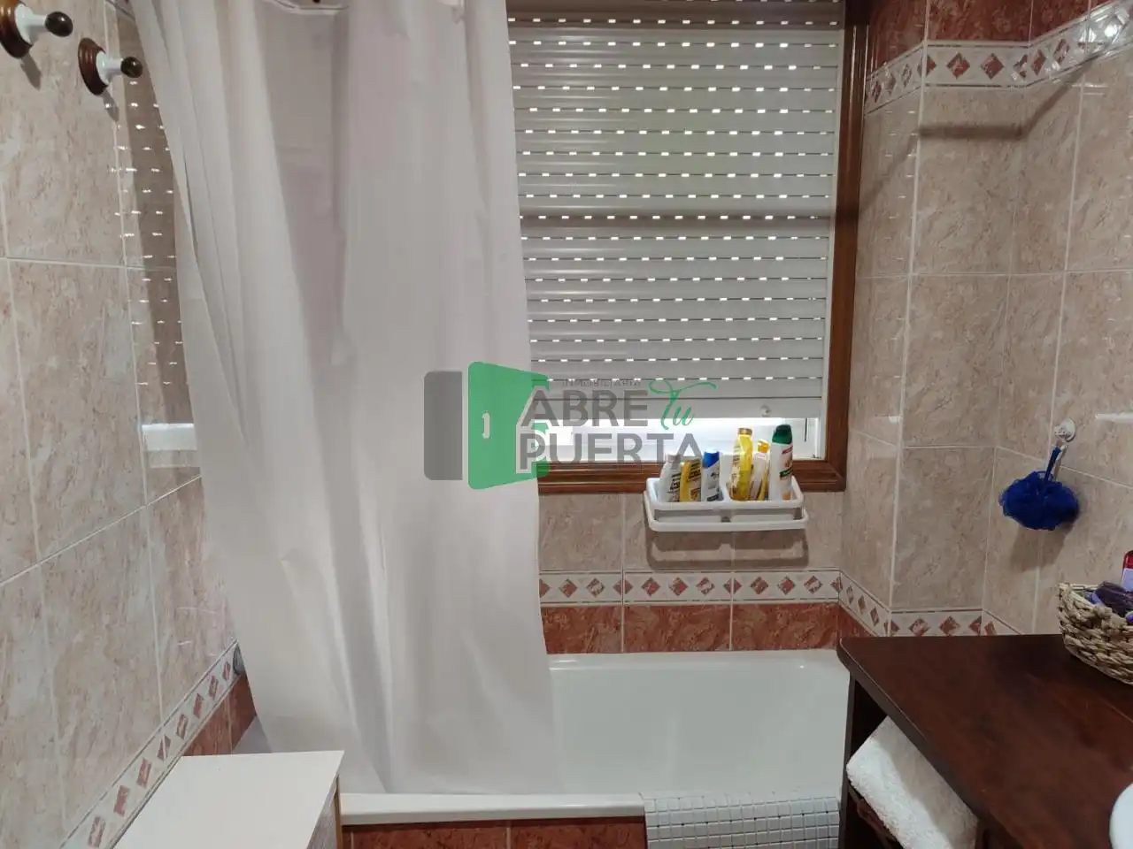 Bathroom of Duplexes for sale in Ourense Capital   with Heating, Parquet flooring and Storage room