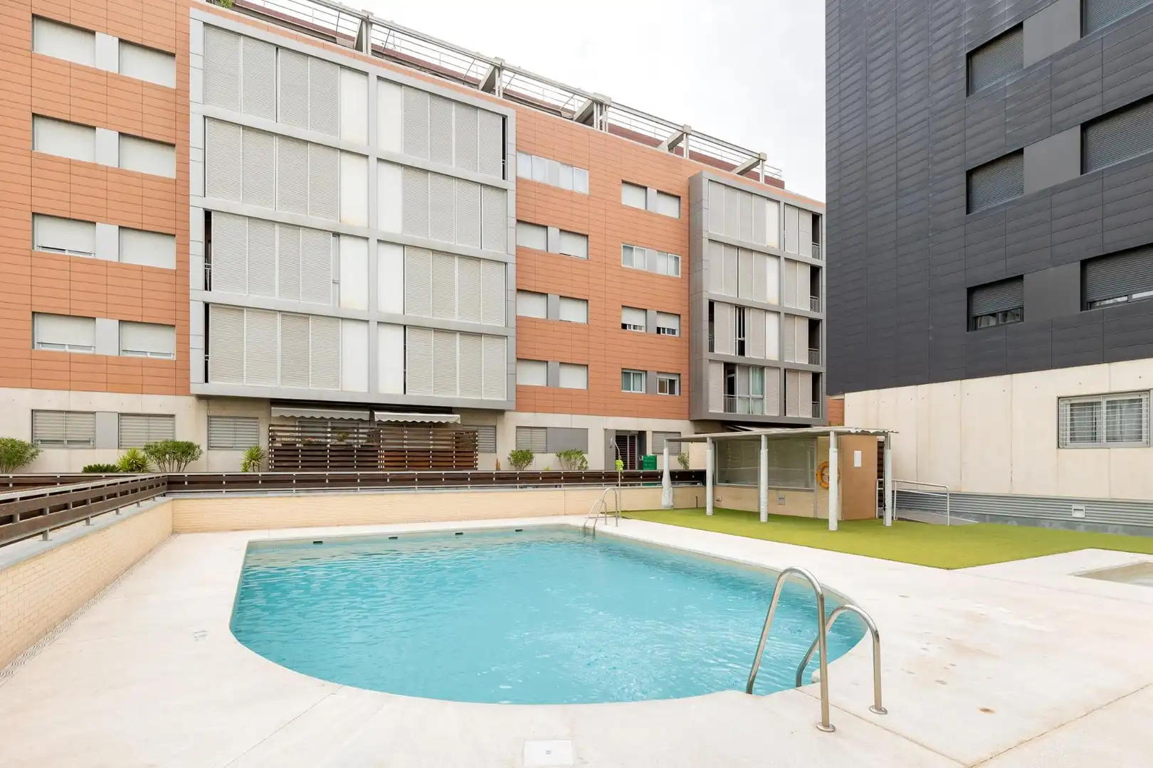 Swimming pool of Flat for sale in Armilla
