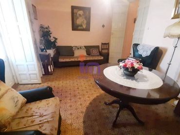 Casa con balcón en venta en Valdepeñas
