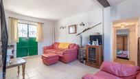 Sala d'estar de Casa o xalet en venda en Loja amb Terrassa