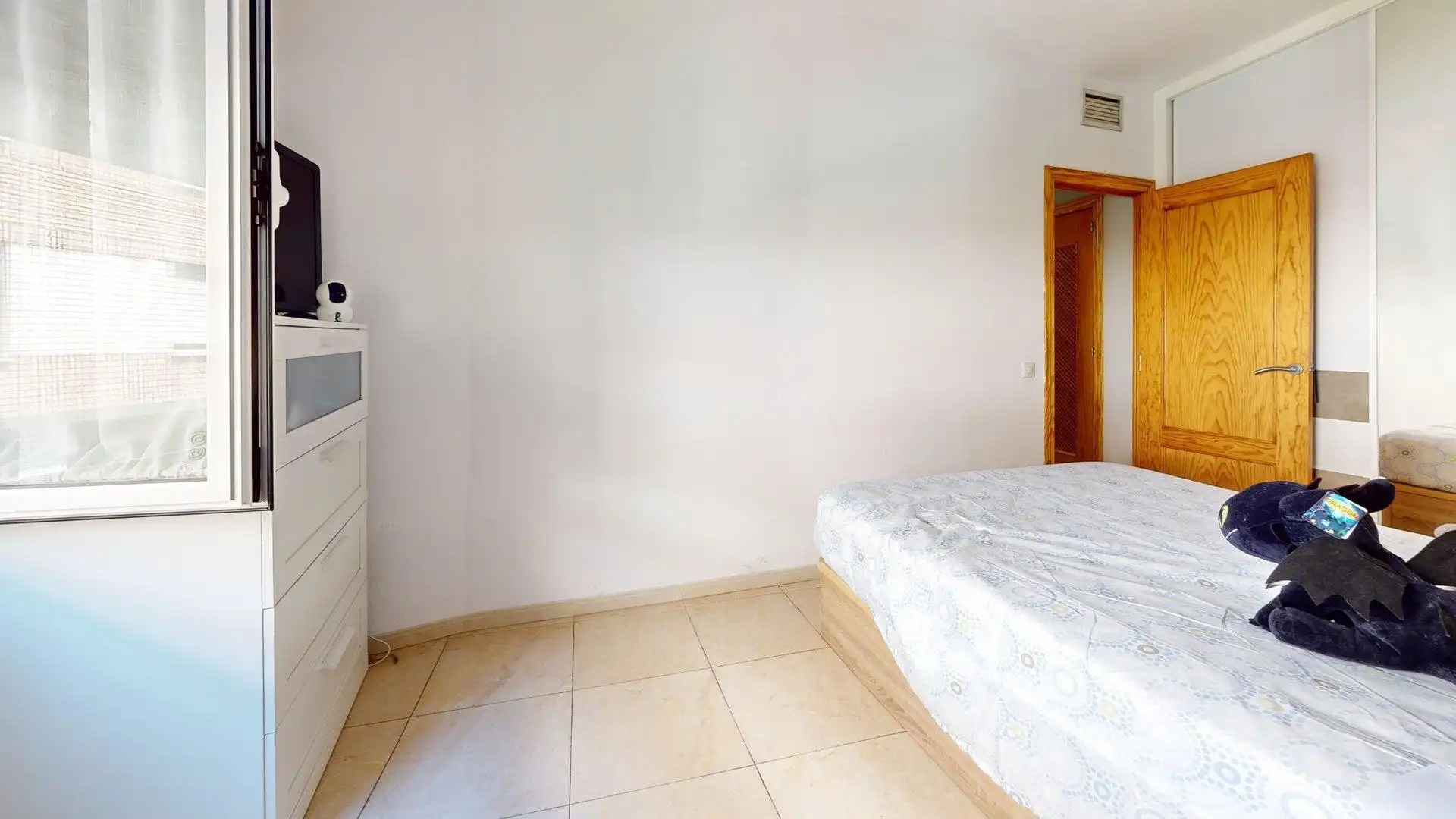 Bedroom of Flat for sale in Córdoba  with Air Conditioner, Terrace and Storage room