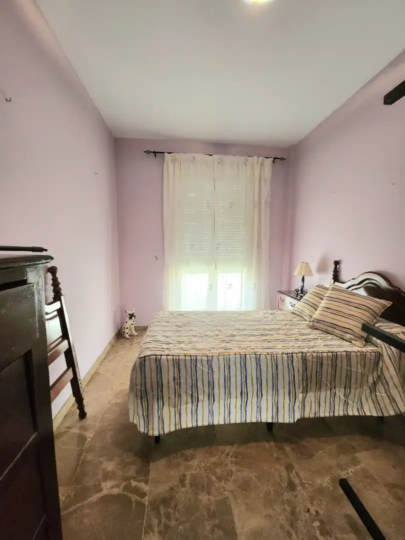 Schlafzimmer von Einfamilien-Reihenhaus zum Verkauf in Alcalá de Guadaira mit Klimaanlage, Terrasse und Abstellraum