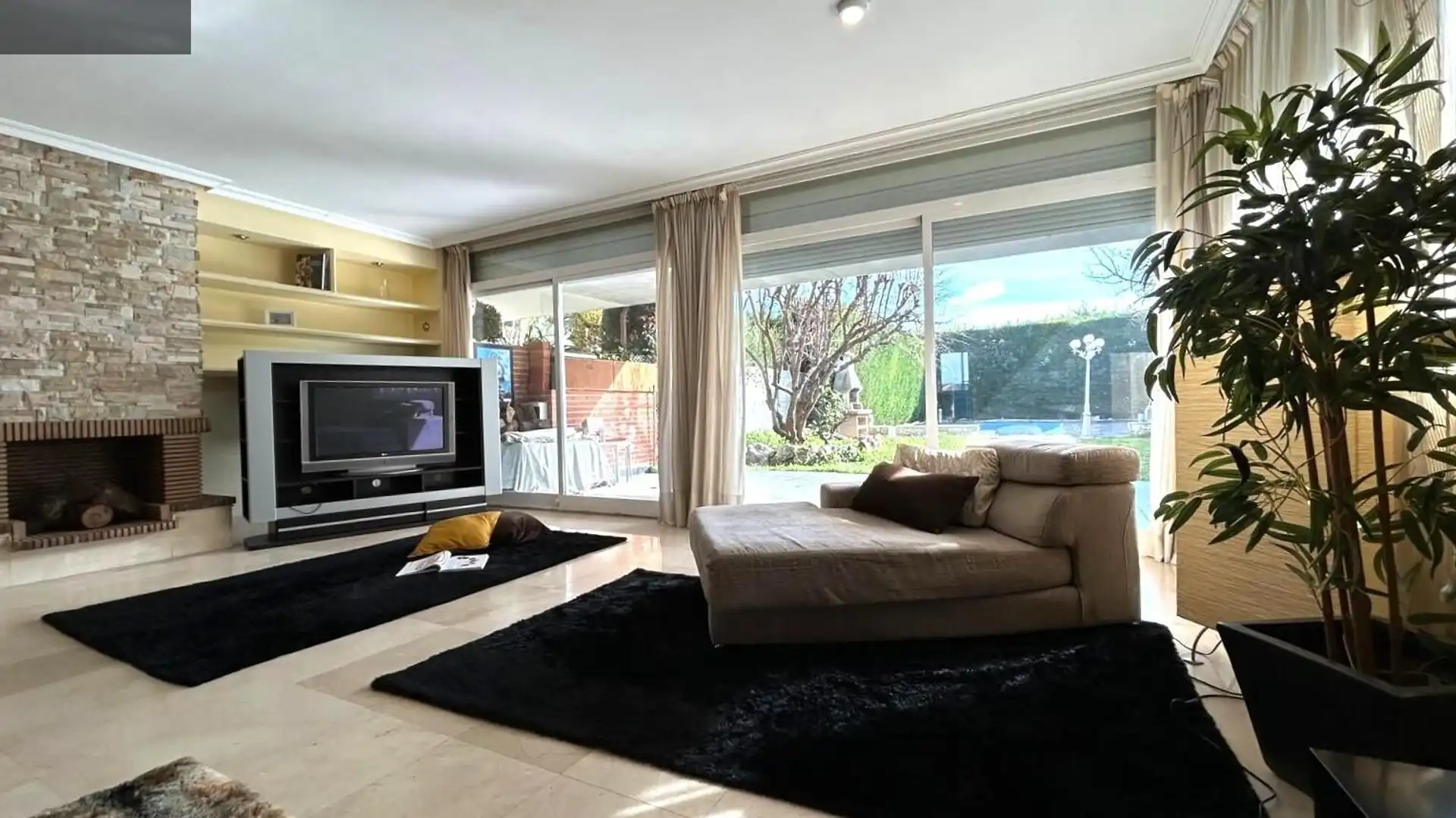 Sala d'estar de Casa adosada en venda en Rivas-Vaciamadrid amb Calefacció, Jardí privat i Piscina