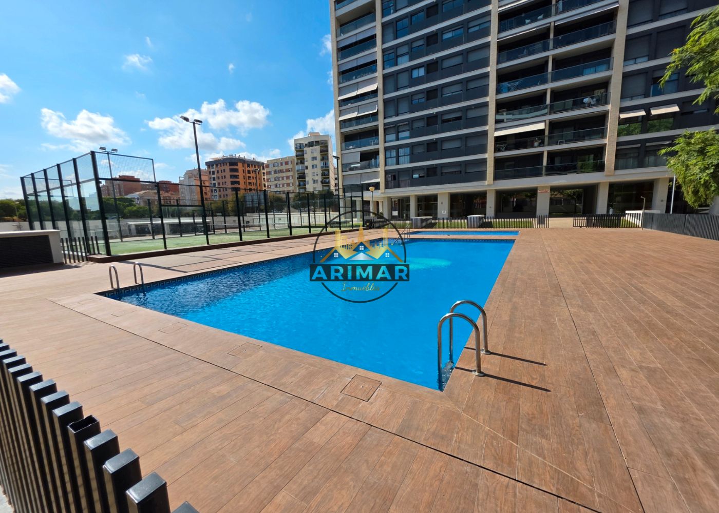 Piscina de Piso en venta en Castellón de la Plana / Castelló de la Plana con Aire acondicionado, Trastero y Horno