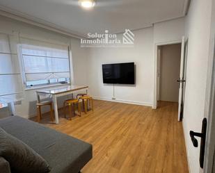 Sala d'estar de Pis de lloguer en Salamanca Capital amb Calefacció i Moblat