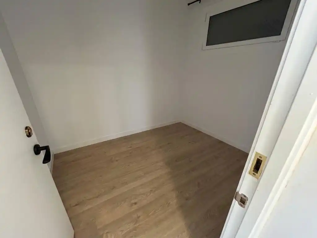Habitación de Piso en venta en Barcelona con Aire acondicionado, Parquet y Balcón