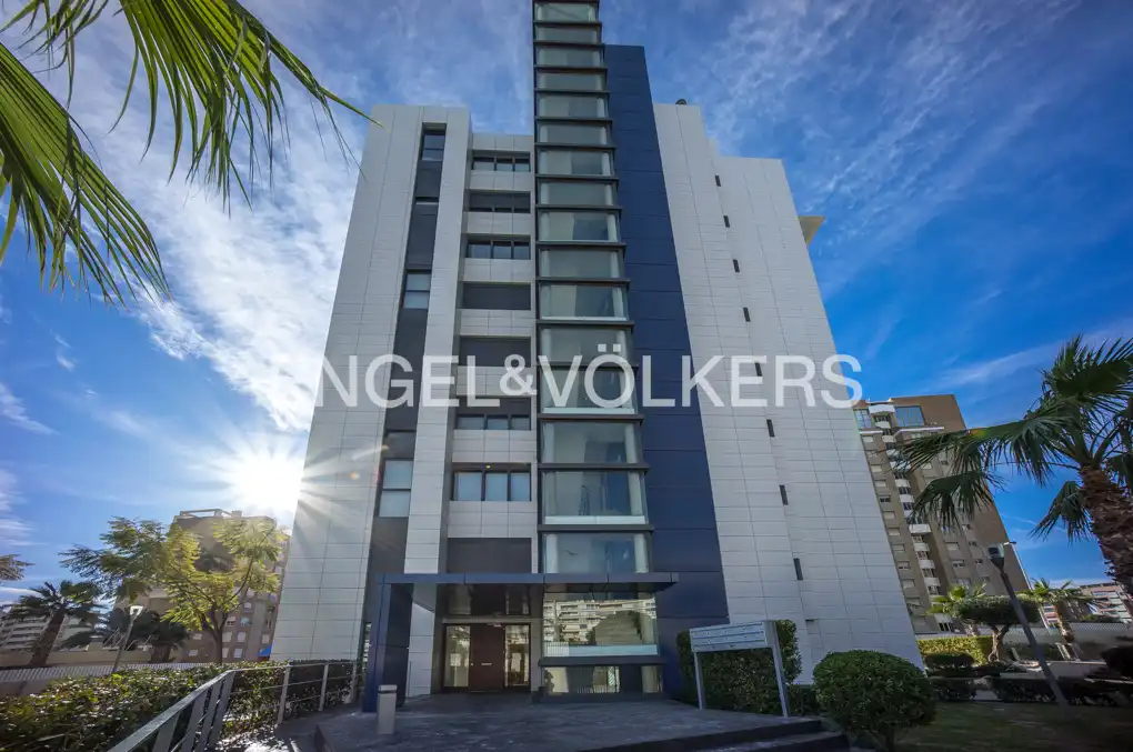 Außenansicht von Wohnung zum Verkauf in Alicante / Alacant mit Klimaanlage, Heizung und Terrasse
