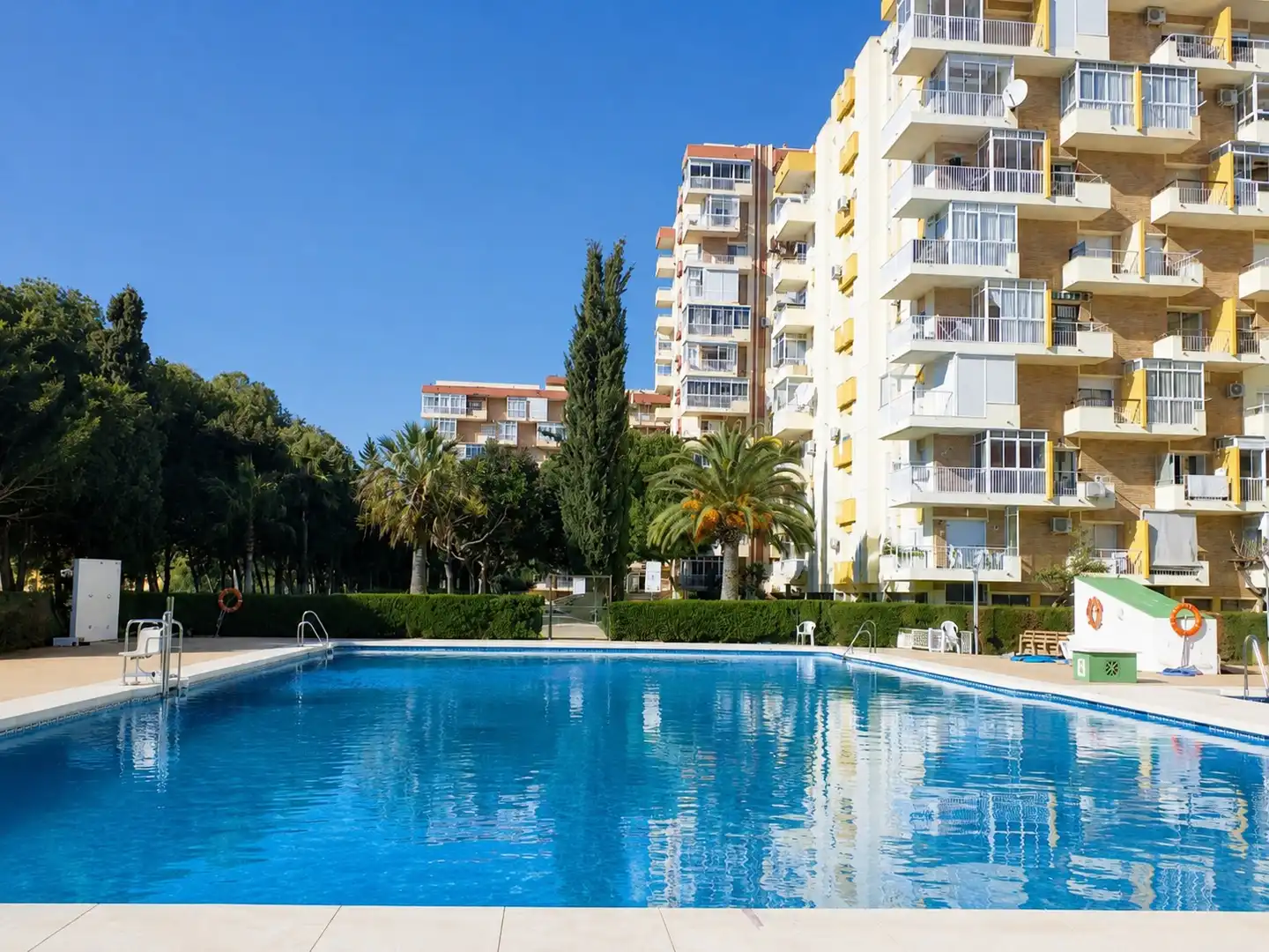 Swimming pool of Flat for sale in Benalmádena  with Air Conditioner, Swimming Pool and Furnished
