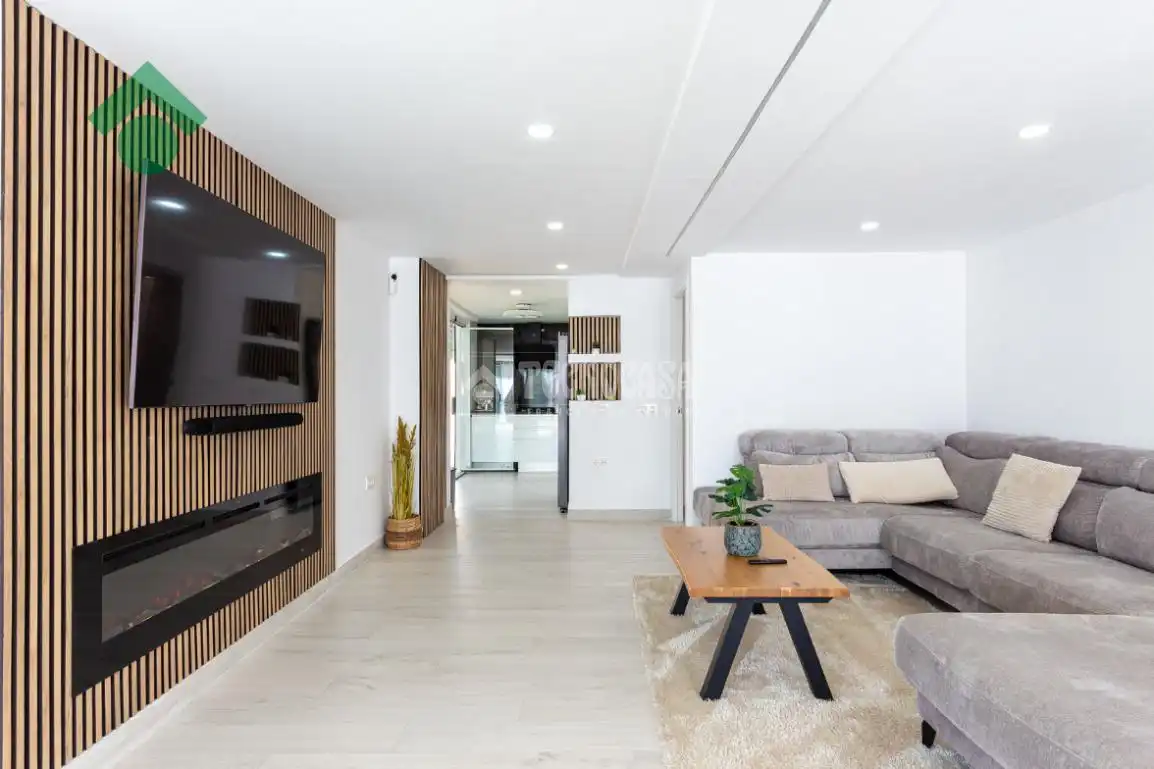 Living room of Houses for sale in Vélez-Málaga  with Air Conditioner, Terrace and Swimming Pool