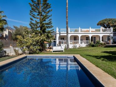 Casa con piscina en venta en Marbella Centro