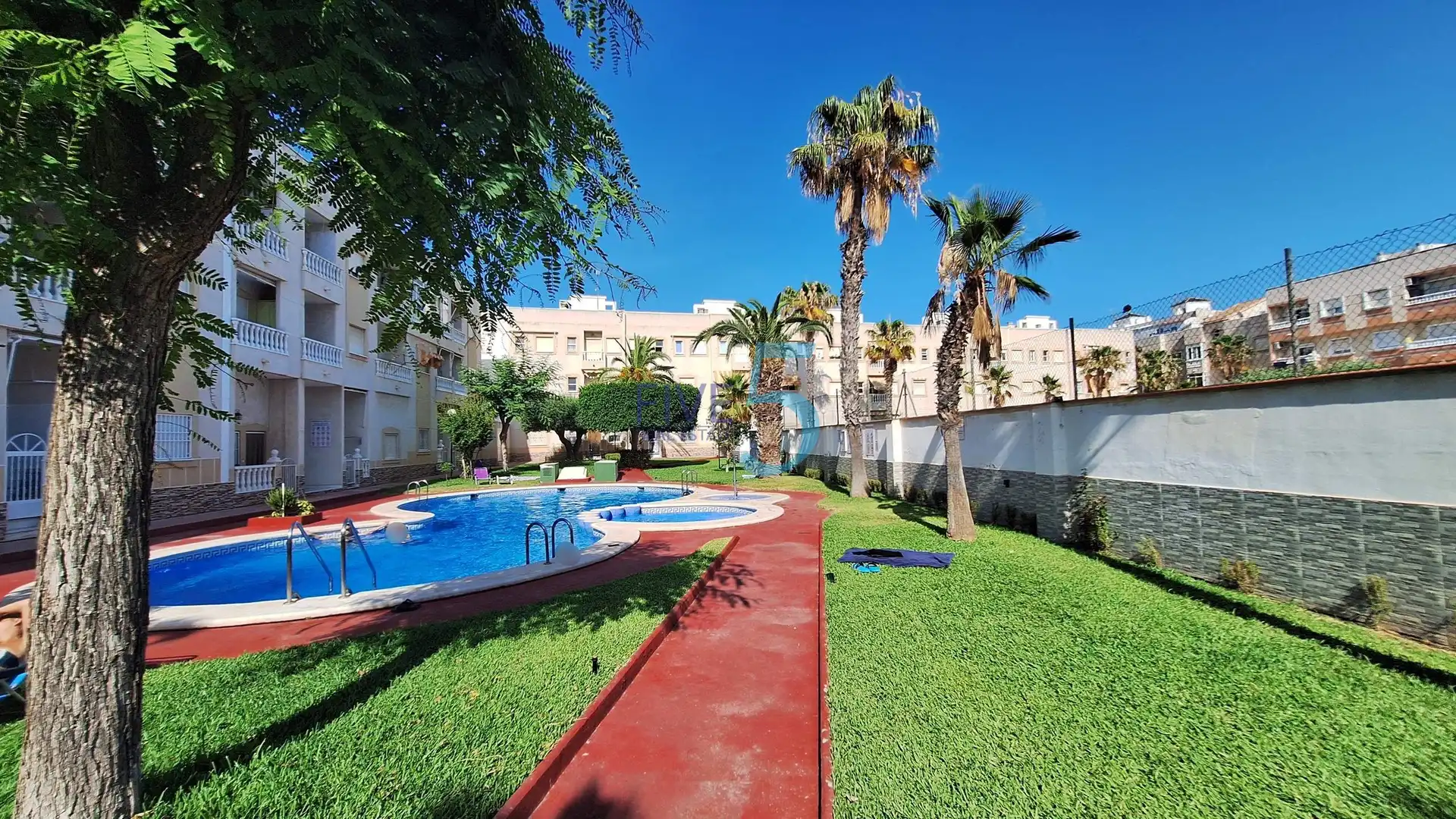 Piscina de Estudi en venda en Torrevieja amb Aire condicionat, Piscina i Balcó
