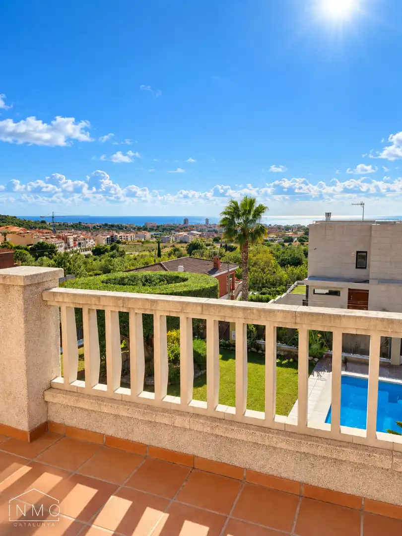 Terrassa de Casa o xalet en venda en Ciutat Jardí Bonanova